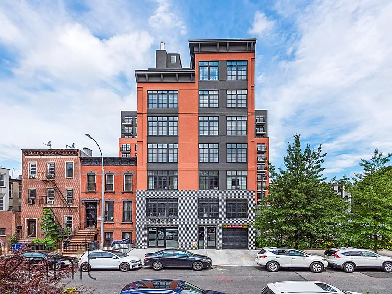 293 Herkimer St #PENTHOUSE — Photo 15