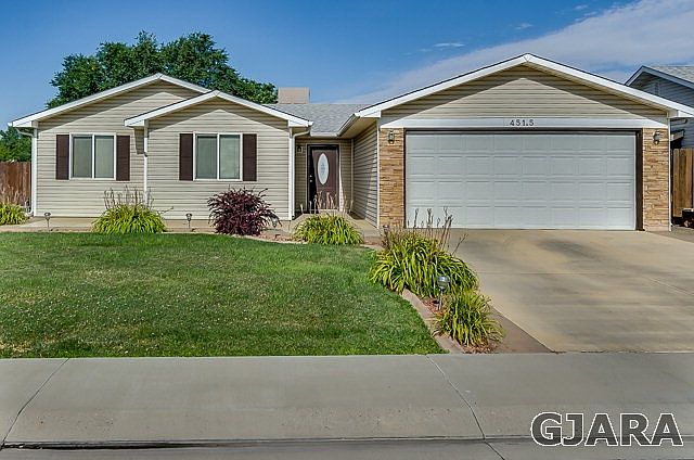 1st image of 451 1/2 Larrys Meadow Dr