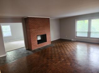 2669 Charing Rd, Columbus, OH 43221