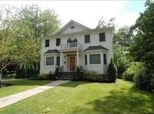 16 Fernway, Scarsdale, NY