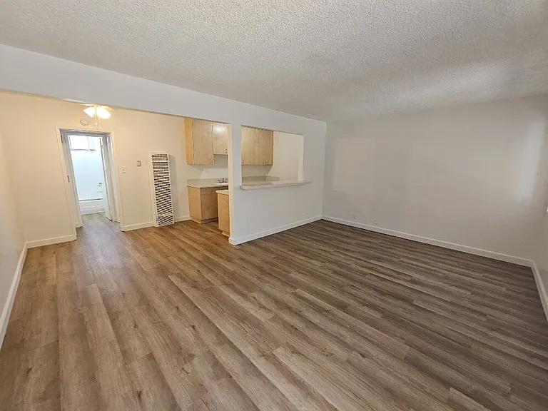 12522 Paramount Blvd #6 — Photo 9