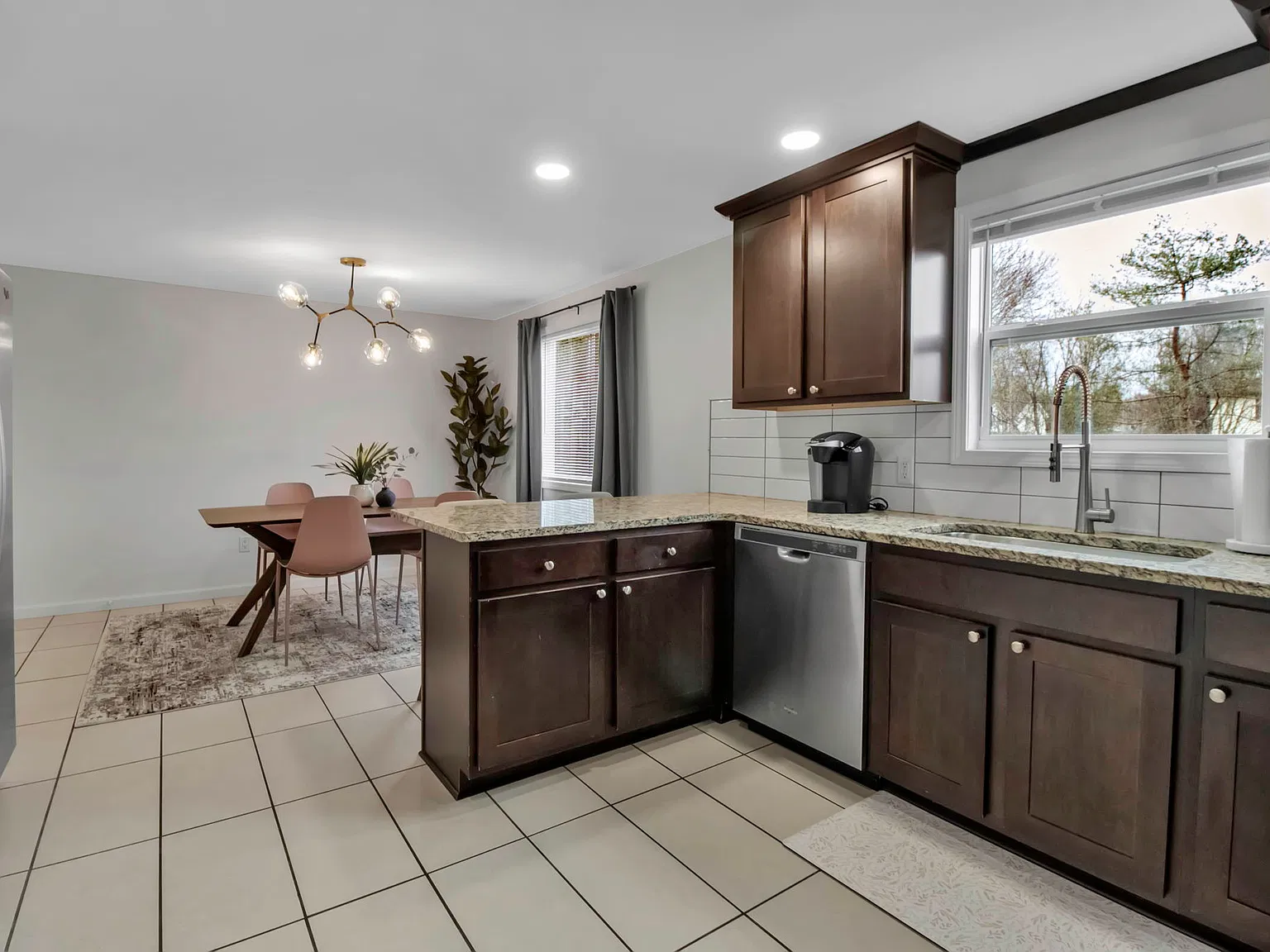3 bed, 1.5 bath, $3,500 — Photo 3