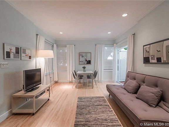 2nd image of 1569 Euclid Ave APT 9