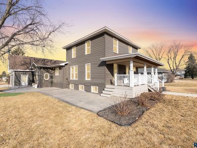 411 S 6th St, Beresford, SD, 57004