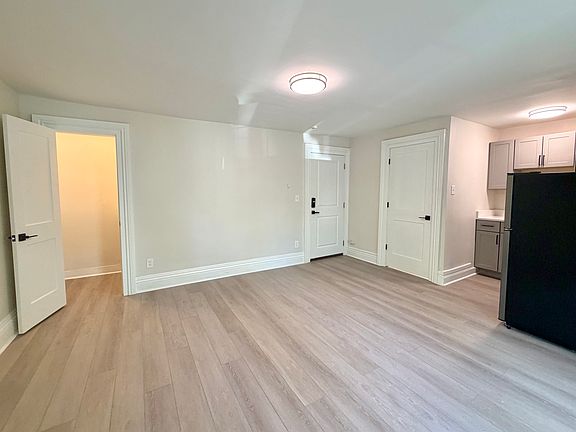 5th image of 117-119 Meigs St #4