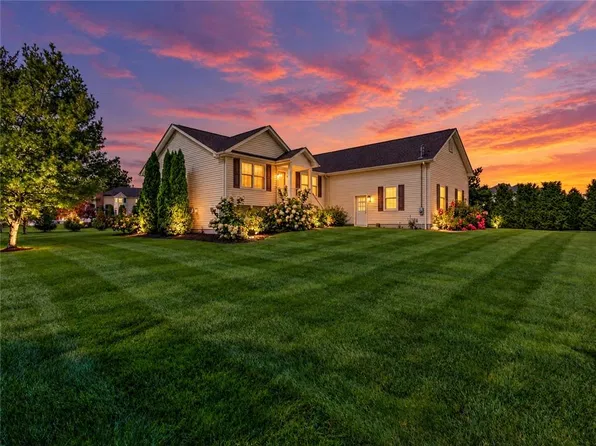 550 Seven Mile Rd, Scituate, RI 02831