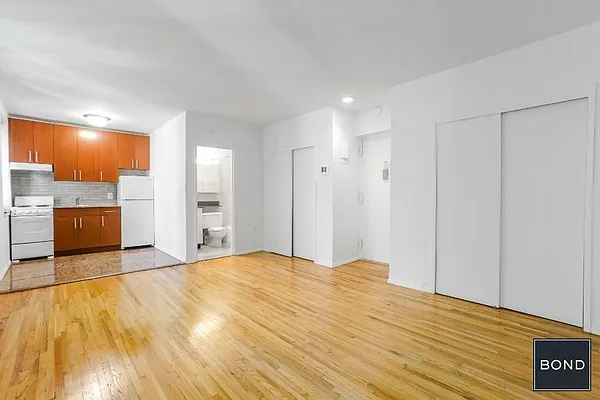 Rented by Bond New York | media 8