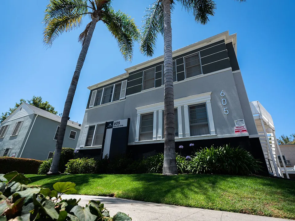 605 Kelton Ave