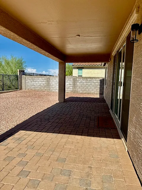 3 bed, 1877 sqft, $2,295 — Photo 3