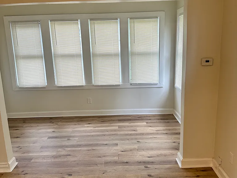 2546 W Medford Ave — Photo 4