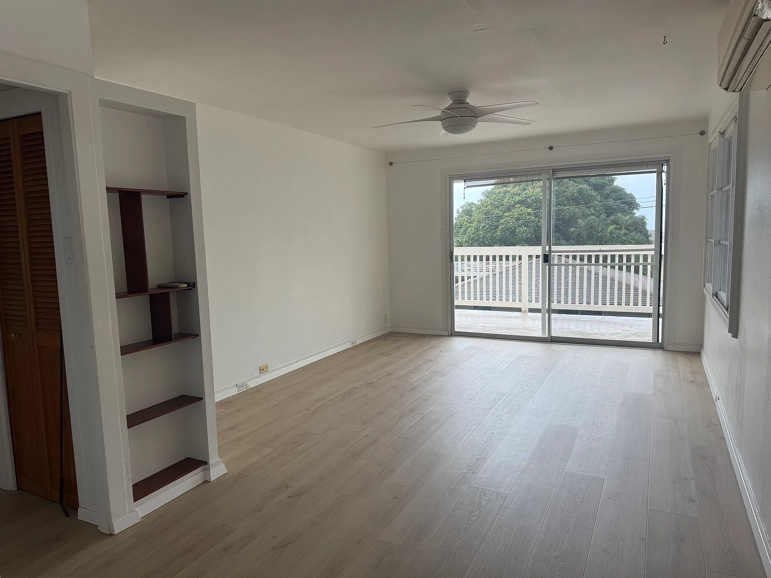 Palolo Ave, Honolulu — Photo 2