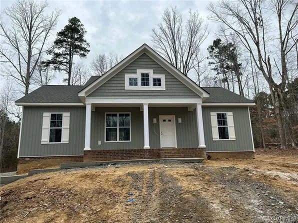 232 Beachcliff Rd, Blackstone, VA 23824