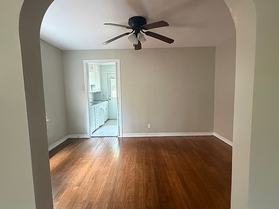 4th image of 3714 N Shartel Ave