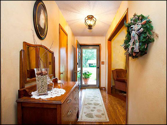 3rd image of 203 Gatewood Dr