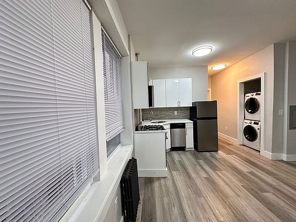 2nd image of 126 Corbin Ave APT 402