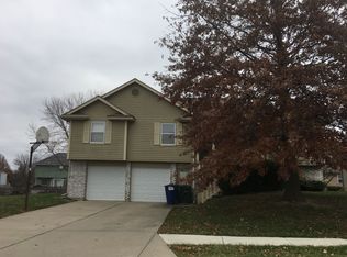 1535 SW Jeffrey Dr, Lees Summit, MO 64081