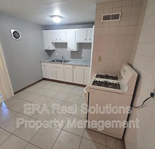 881 Kingsford Rd #A — Photo 11
