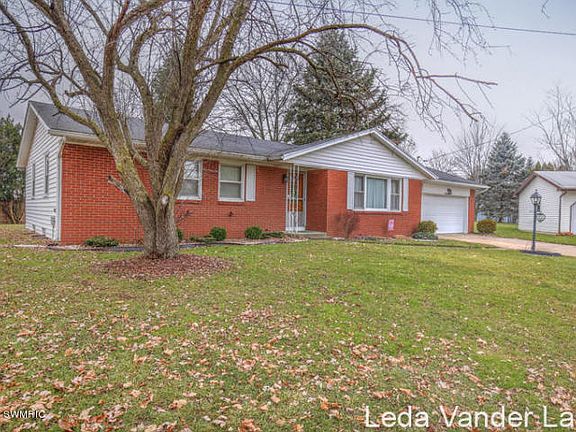 2nd image of 4600 Bluegrass Dr SE