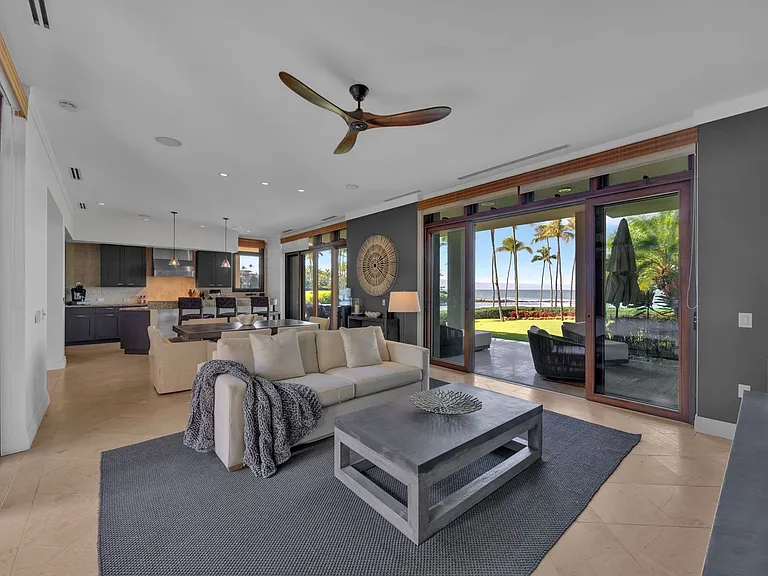 33 Coconut Grove Ln — Photo 3