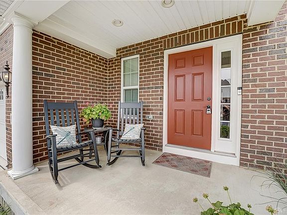 4th image of 9641 Linden Brook Dr