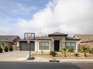 385 S Parkwest St, Porterville, CA 93257