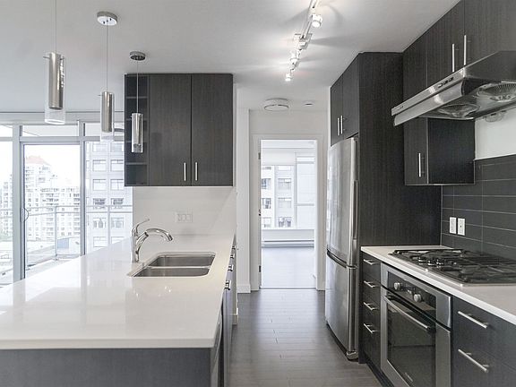 5th image of 608 Belmont St #1705