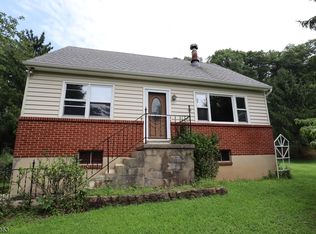 146 Black Brook Rd, Hampton, NJ 08827