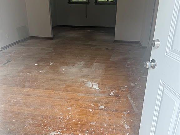 3rd image of 257 S Barat Ave