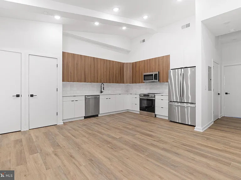 1602 Locust St #4-401 — Photo 22