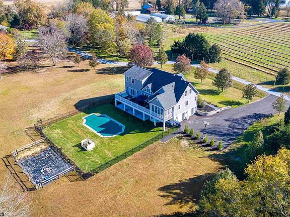 2nd image of 379 Marshallville Rd
