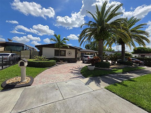 3rd image of 8450 NW 178th St