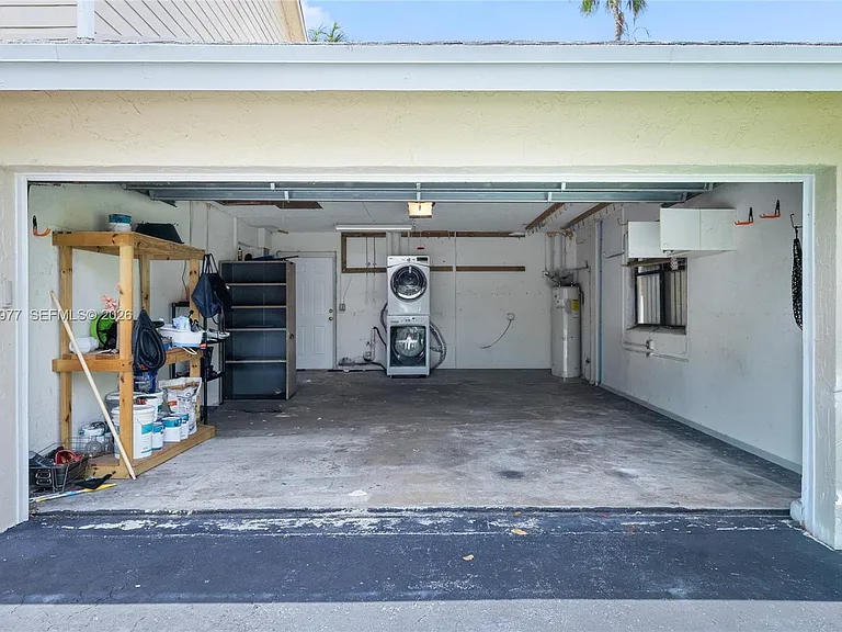 11610 NW 43rd St — Photo 5