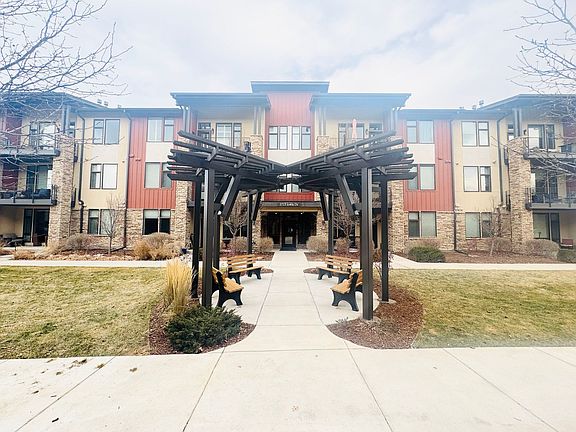 2nd image of 2715 Iowa Dr #206