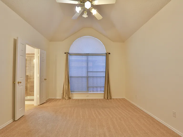 7836 Armor Ln — Photo 9