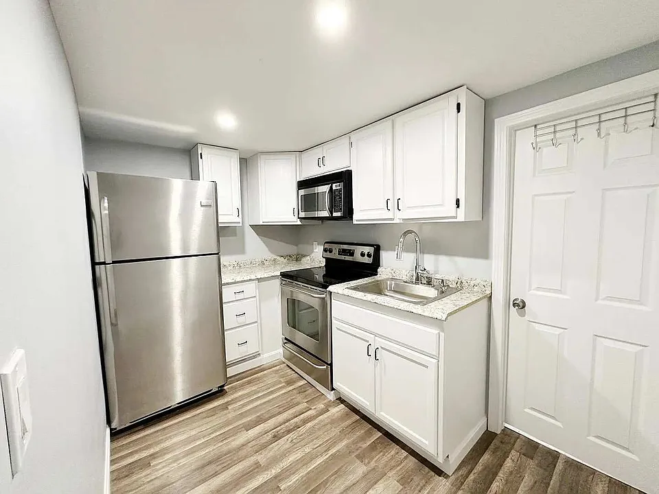 14 Clark St #1