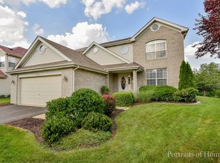 2122 Whitethorn Dr, Aurora, IL 60503