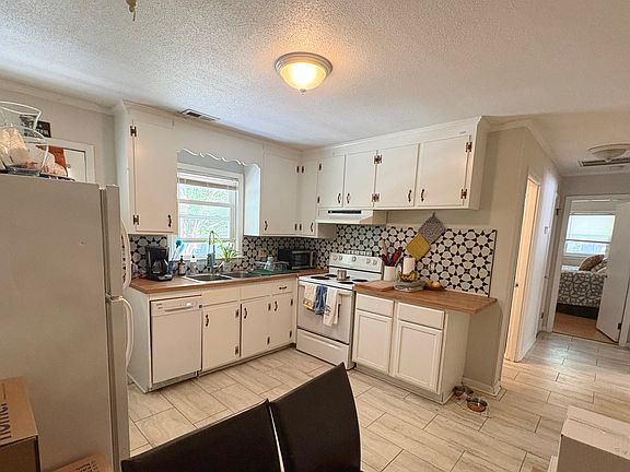 3rd image of 5 Howell St APT 4