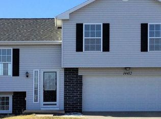 14412 Canyon Dr, Bellevue, NE 68123