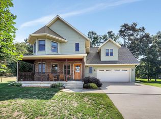 2002 Retzlaff Dr, Reedsburg, WI 53959