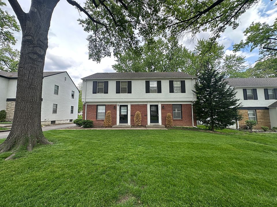 7535 Wyoming is a 1/2 duplex/townhome one block east of State Line Road.