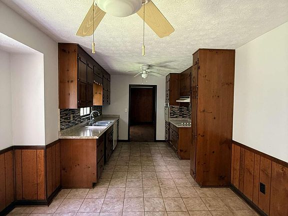 4th image of 3827 Sherwood Dr