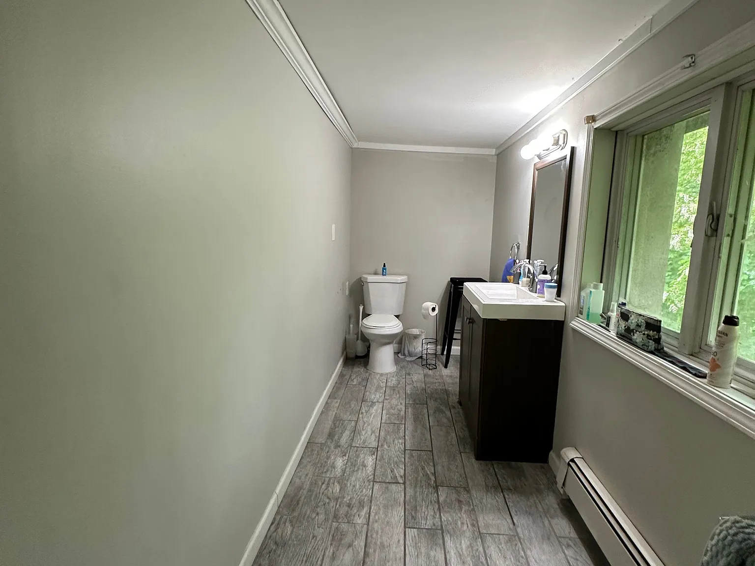 6 bed, 3590 sqft, $4,500 — Photo 2