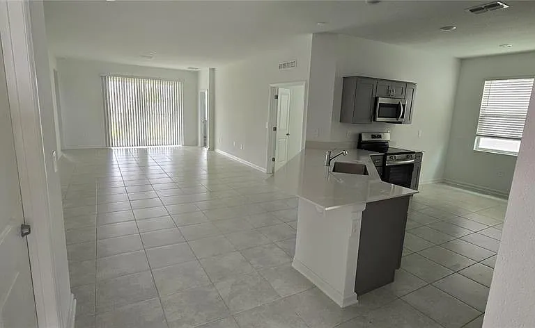 1433 Deepwater Cir #A — Photo 3