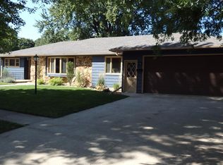 218 Delaware Ave NW, Orange City, IA 51041