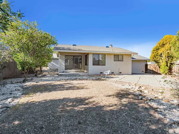 1817 Winchester Ct, Fairfield, CA 94533