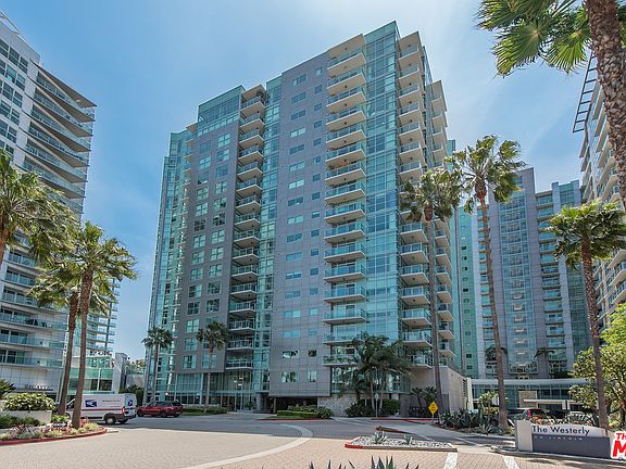 4th image of 13650 Marina Pointe Dr Unit 408