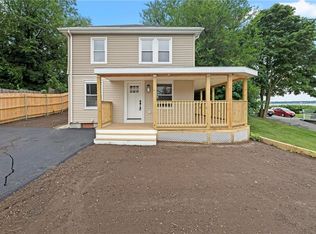 114 Middle St E, Riverside, RI 02915