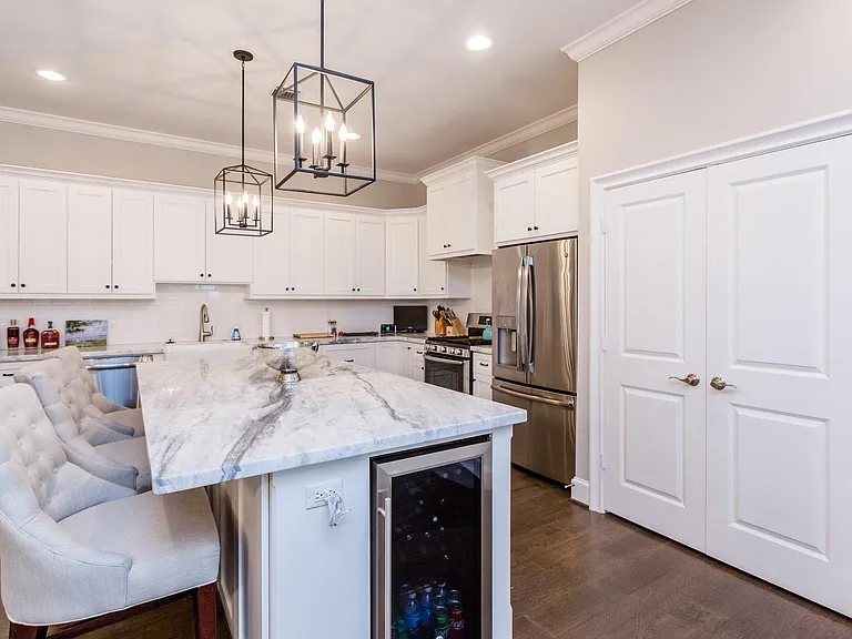 2413 Detering St — Photo 12