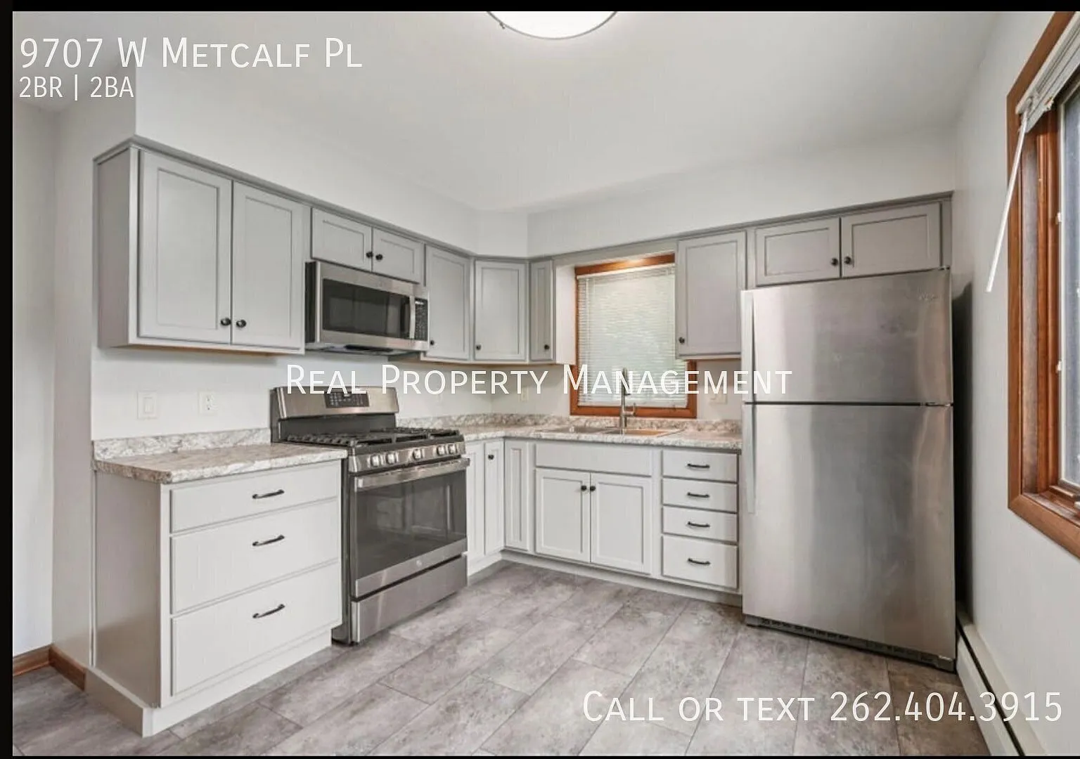 9707 Metcalf Place Easy Living in a Great Location-2 bedrooms 1.5 Bath — Photo 4