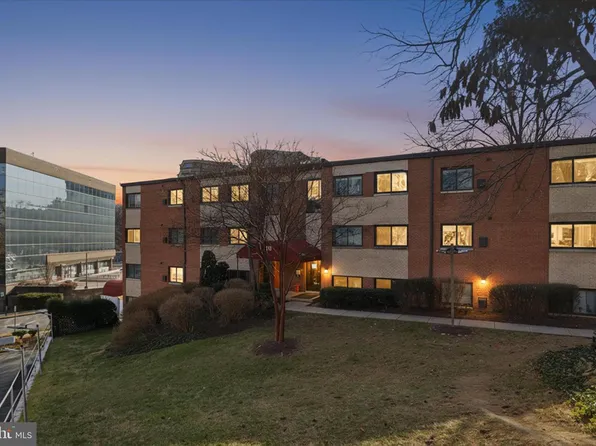 3300 S 28th St APT 404, Alexandria, VA 22302